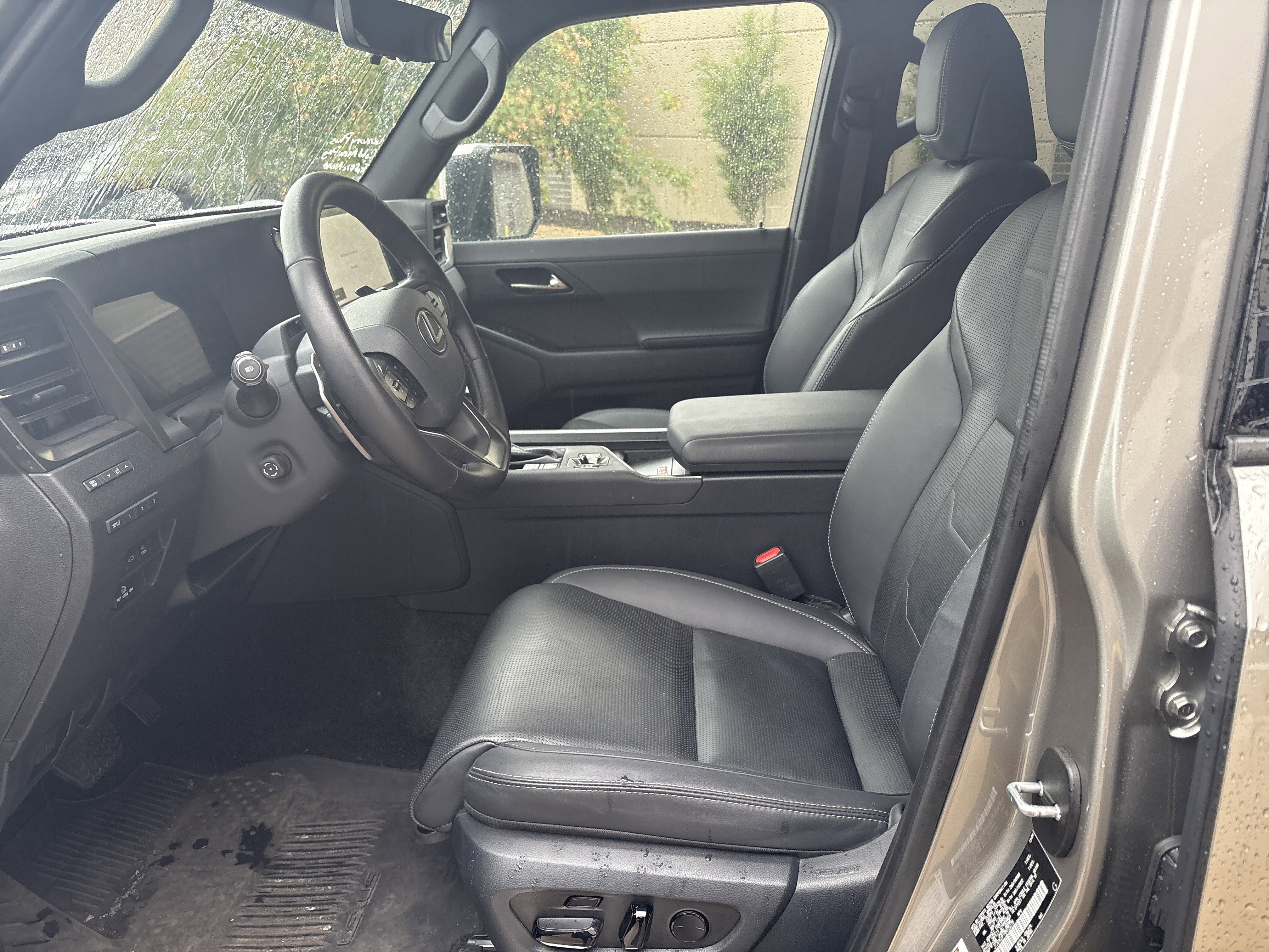 Certified 2024 Lexus GX 550 w/ Accessory Package (31) AWD/4WD image 16