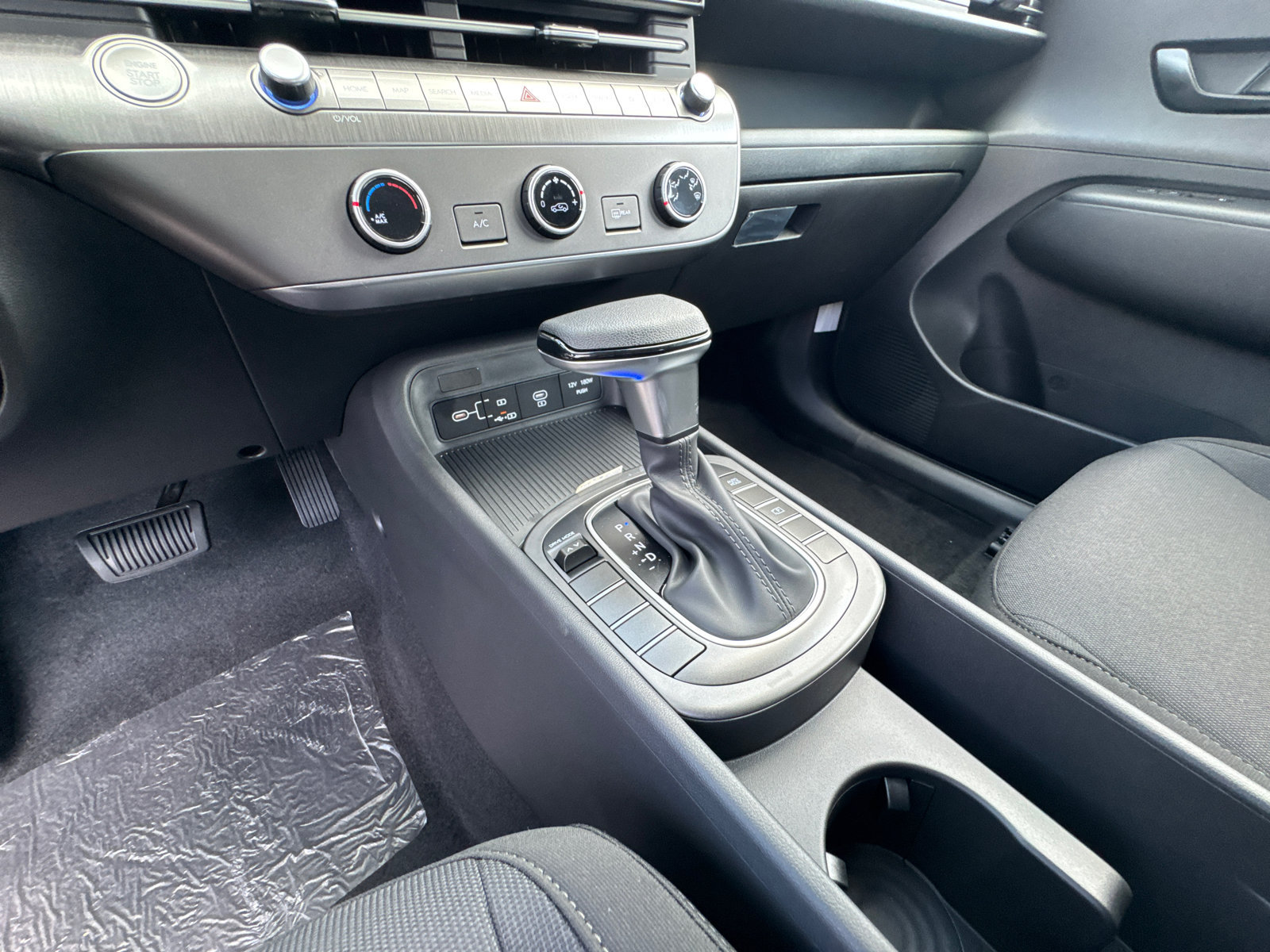 New 2027 Hyundai Kona SE FWD image 30
