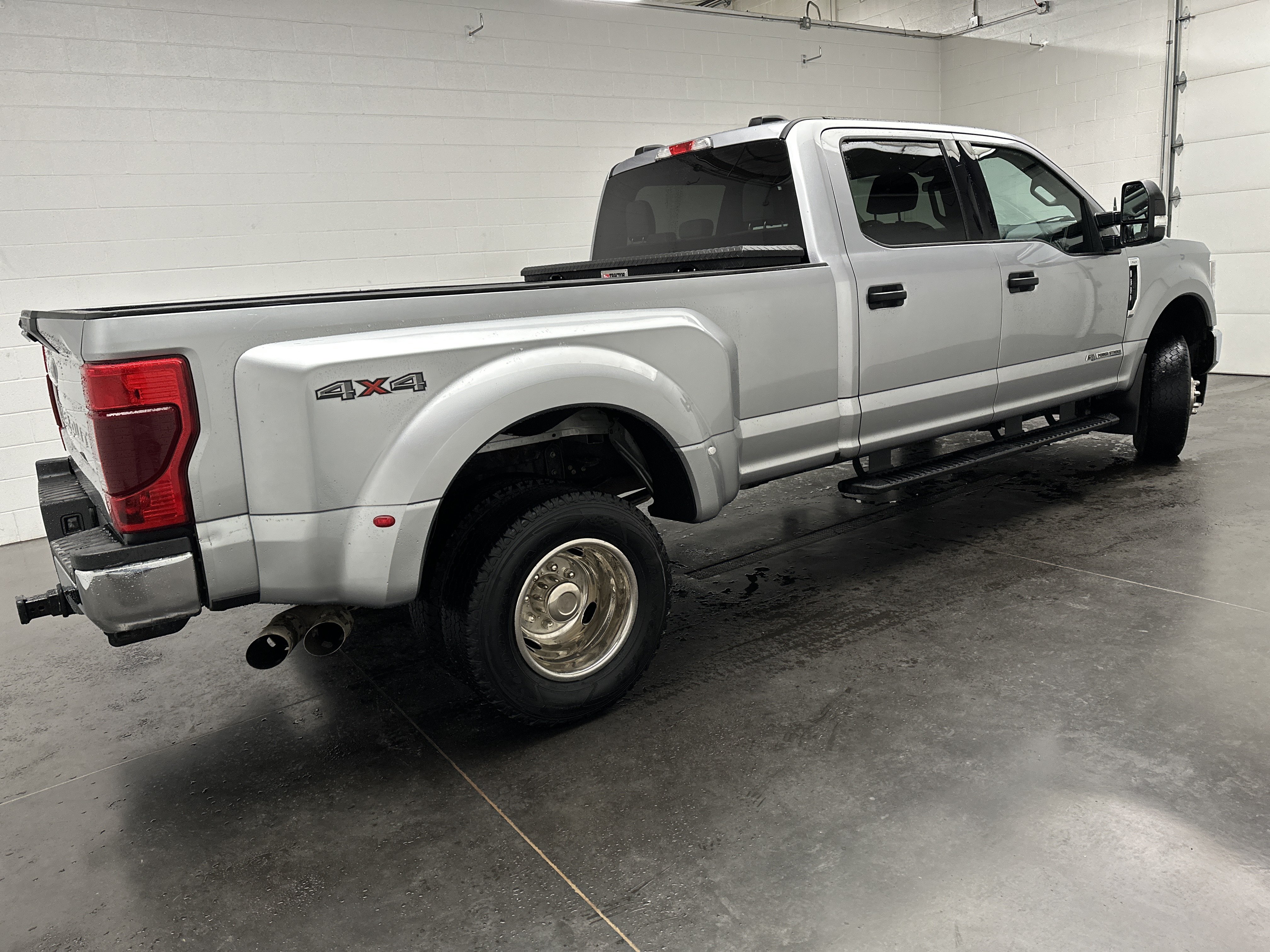 Used 2022 Ford F350 XLT AWD/4WD image 10