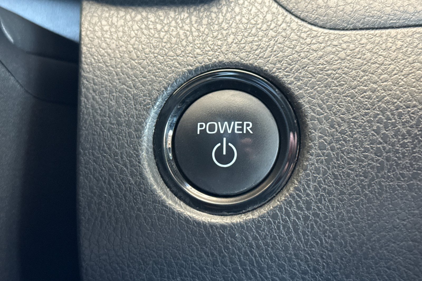 Used 2025 Toyota Camry SE FWD image 32
