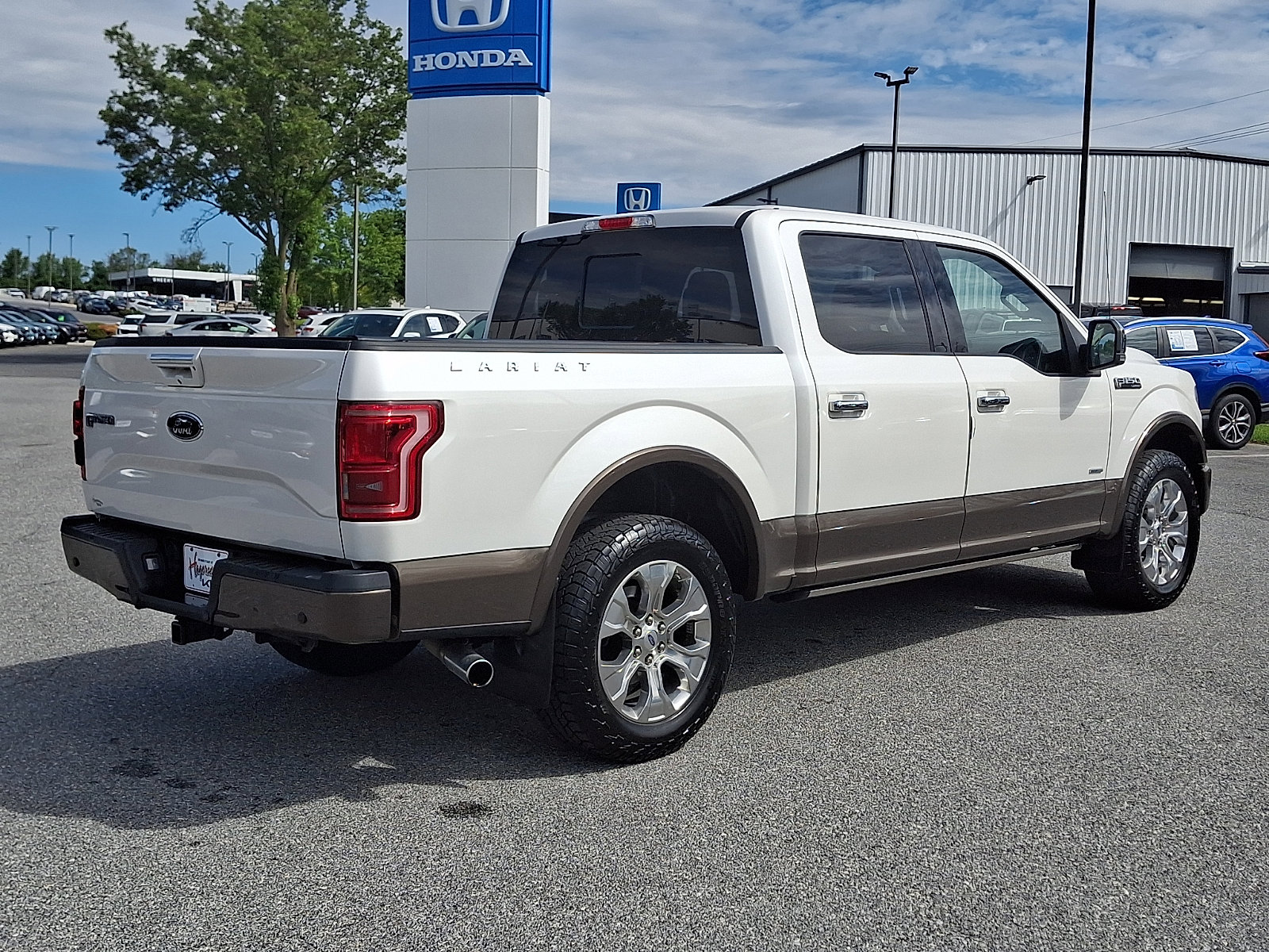 Used 2017 Ford F150 Lariat w/ Equipment Group 502A Luxury AWD/4WD image 6