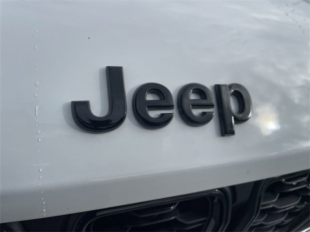 Used 2022 Jeep Grand Cherokee L Laredo image 30