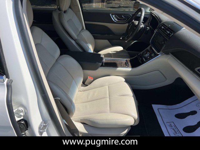 Used 2018 Lincoln Continental Select image 13