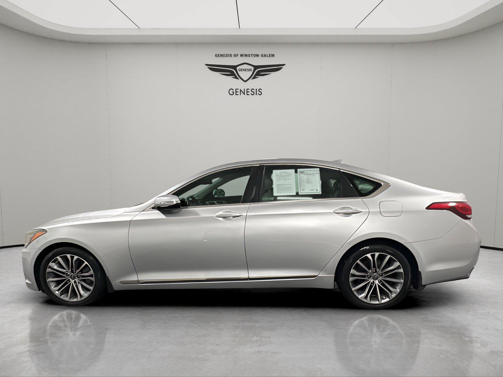 Used 2015 Hyundai Genesis 3.8 RWD image 2