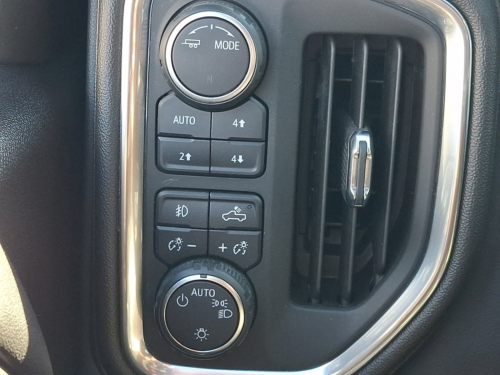 Used 2022 Chevrolet Silverado 1500 LT Trail Boss w/ Bed Protection Package AWD/4WD image 23