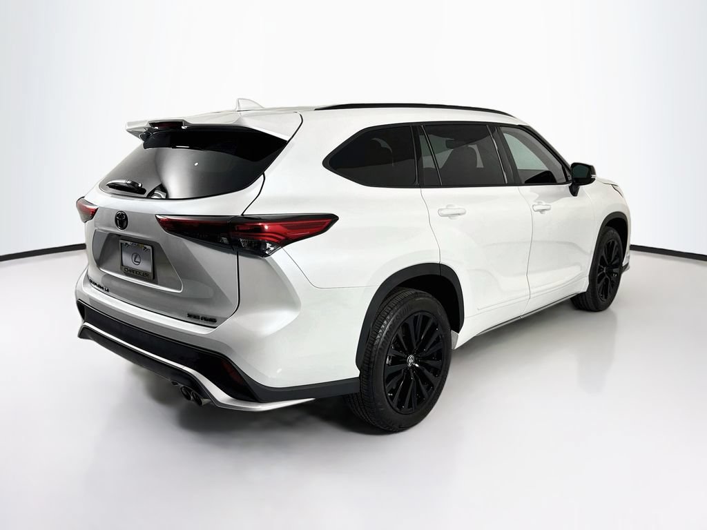 Used 2023 Toyota Highlander XSE AWD/4WD image 5