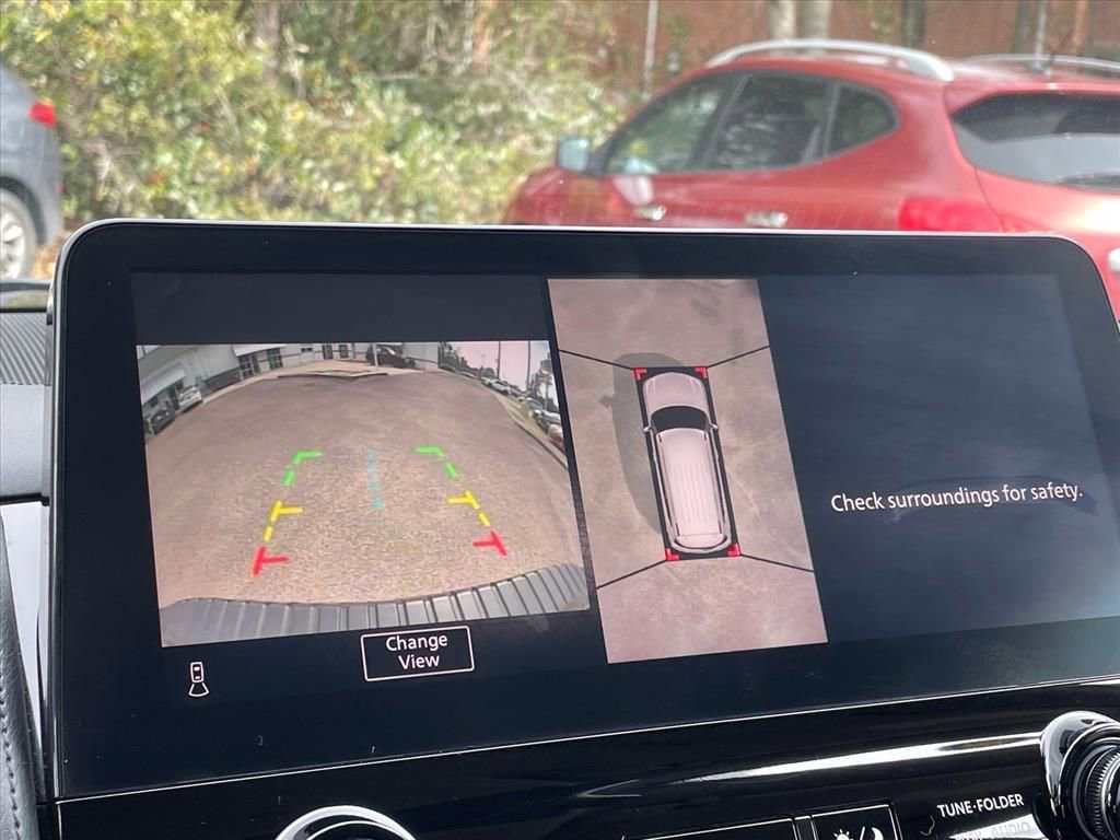 Used 2024 Nissan Armada SL w/ Captain's Chairs Package image 12