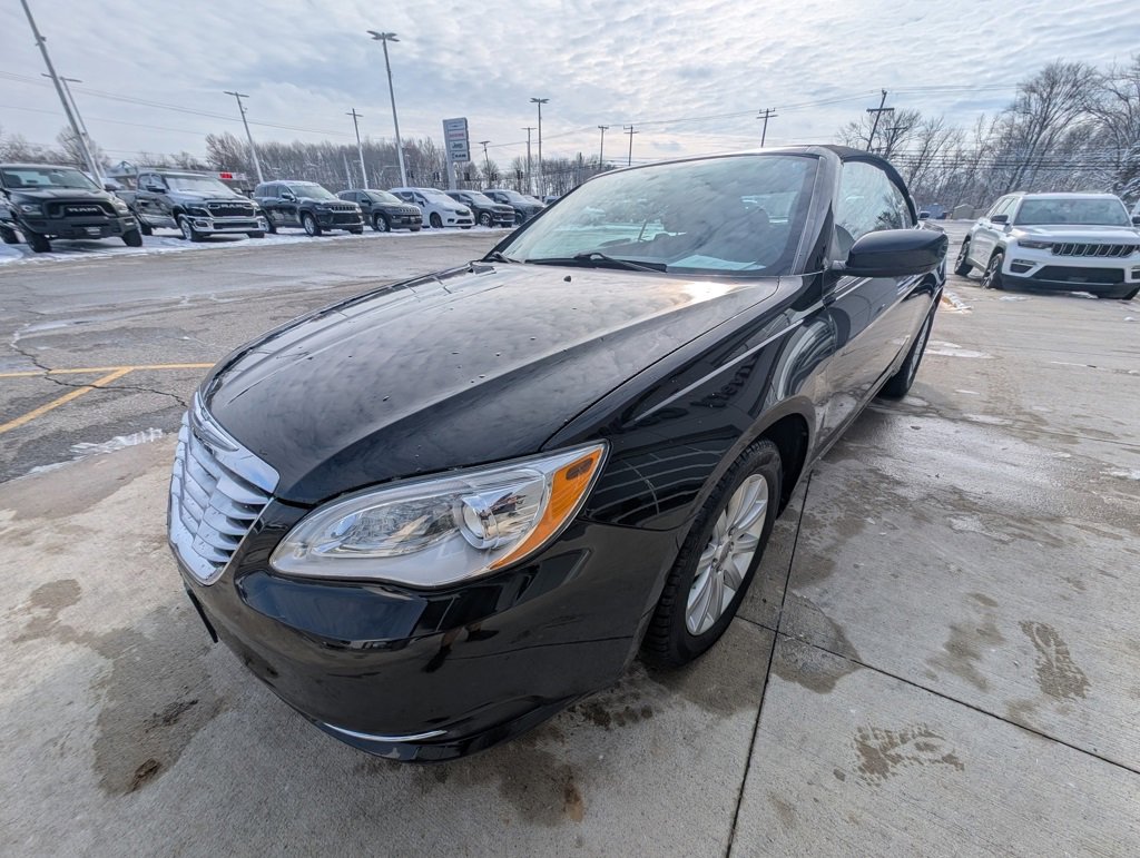 Used 2013 Chrysler 200 Touring w/ Cold Weather Group image 7