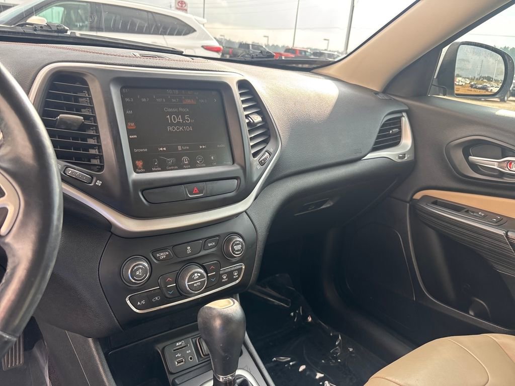 Used 2016 Jeep Cherokee Limited image 15