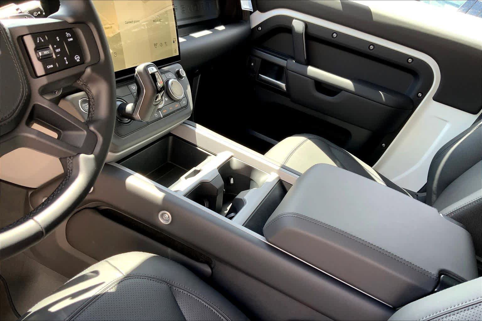 New 2026 Land Rover Defender 90 V8 AWD/4WD image 10