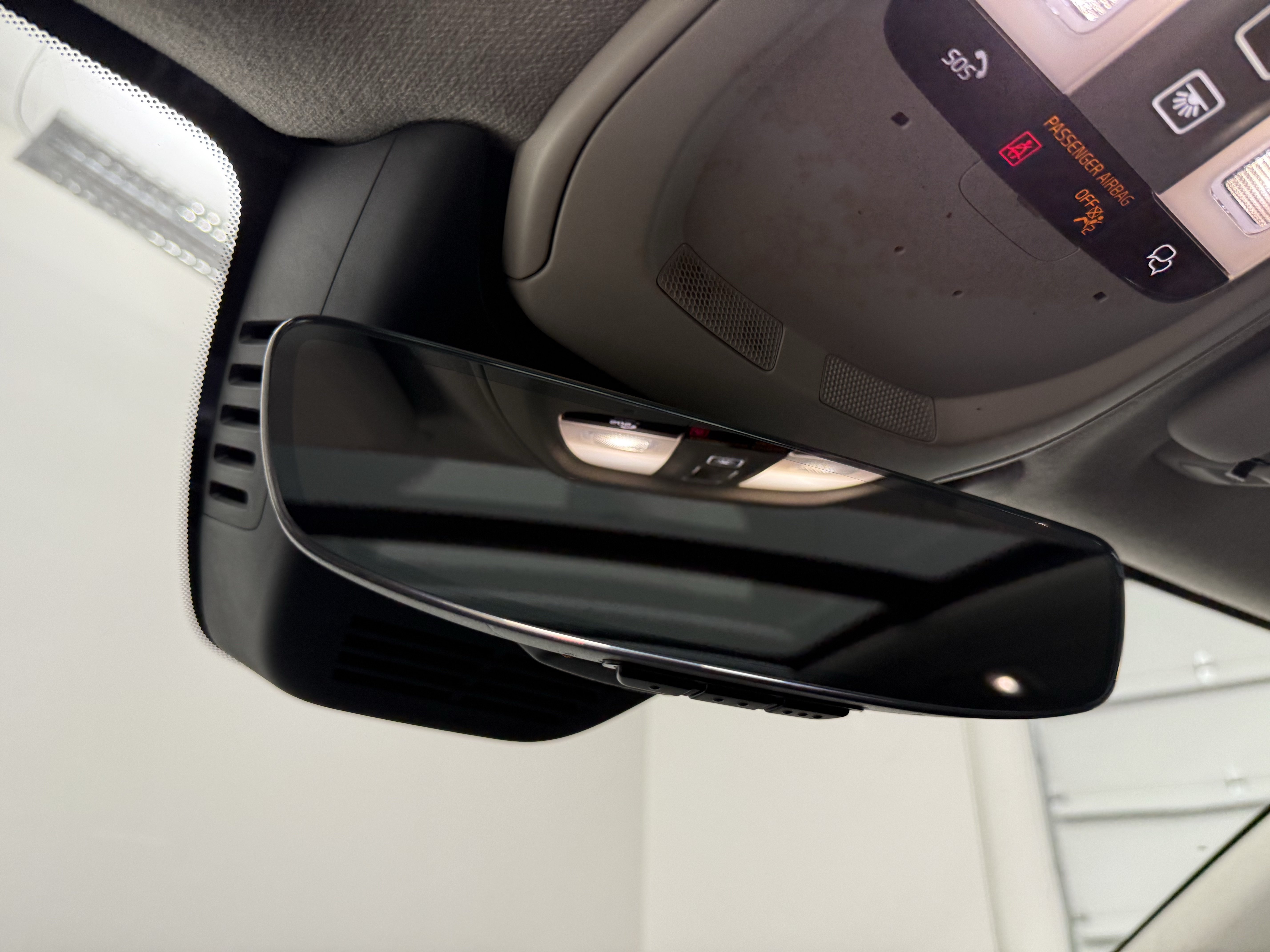 Certified 2025 Volvo XC40 B5 Ultra AWD/4WD image 23