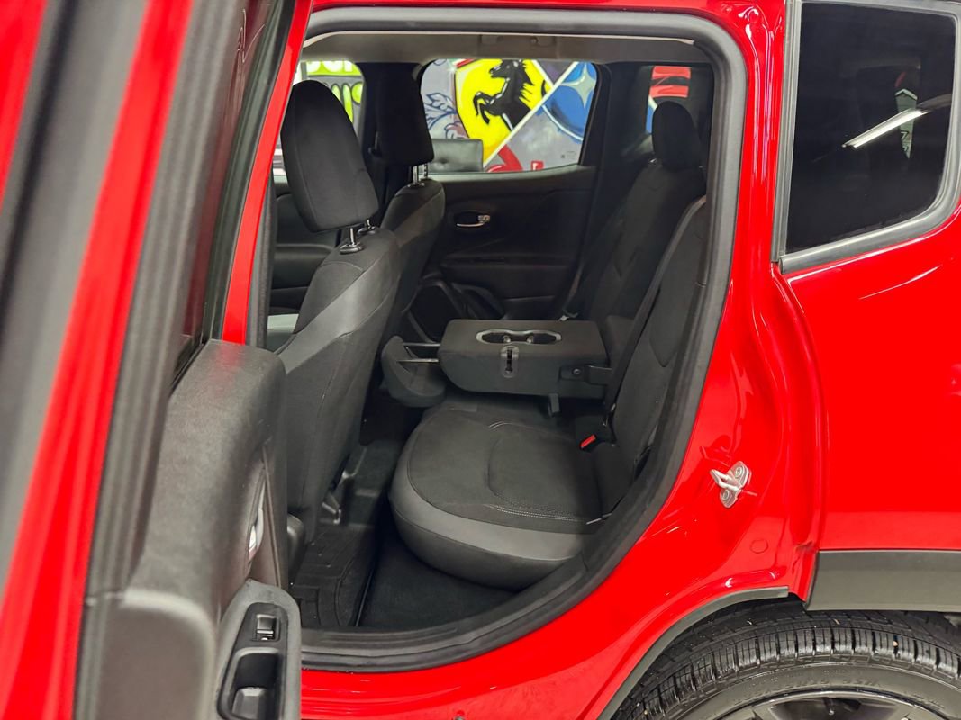 Used 2022 Jeep Renegade Latitude w/ Convenience Group AWD/4WD image 13