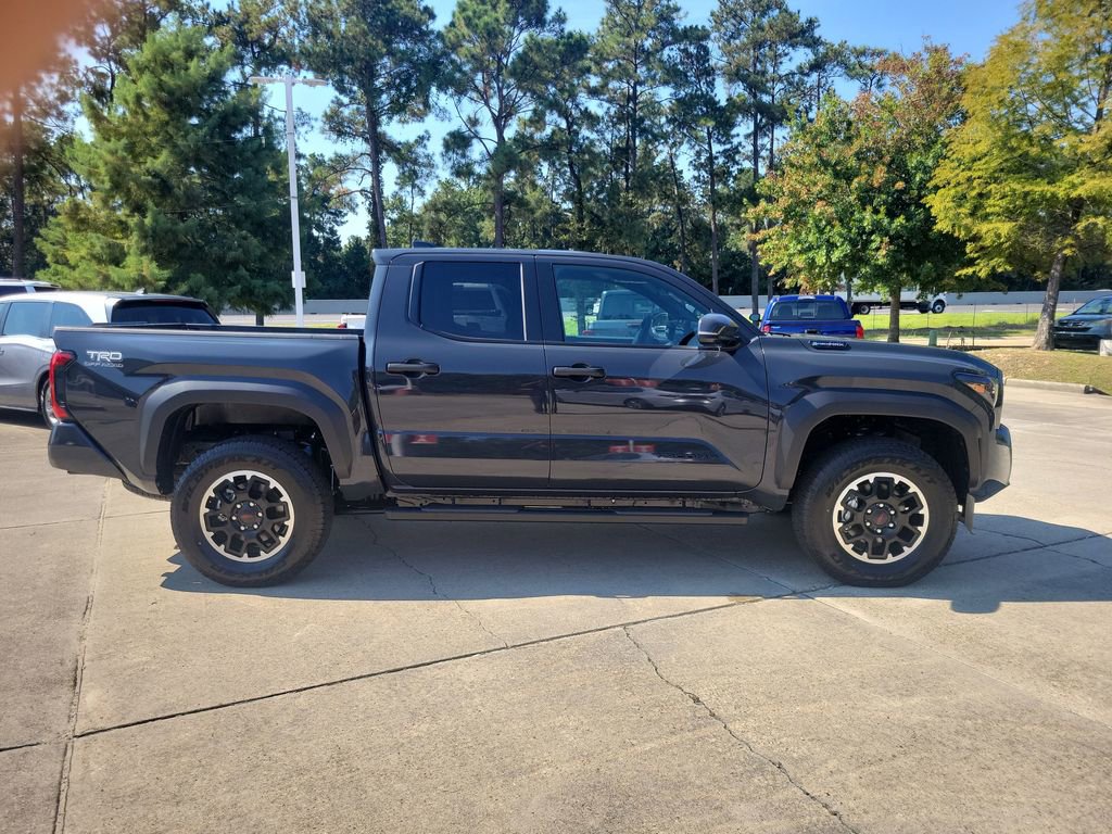 Certified 2025 Toyota Tacoma TRD Off-Road image 8