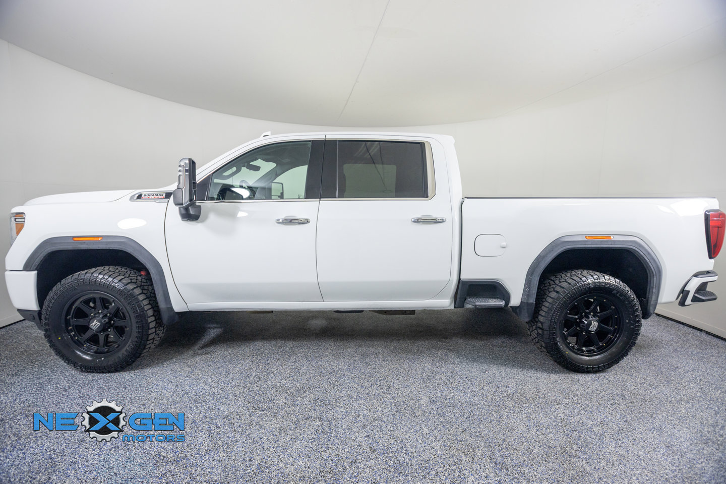 Used 2022 GMC Sierra 3500 Denali w/ Technology Package AWD/4WD image 5