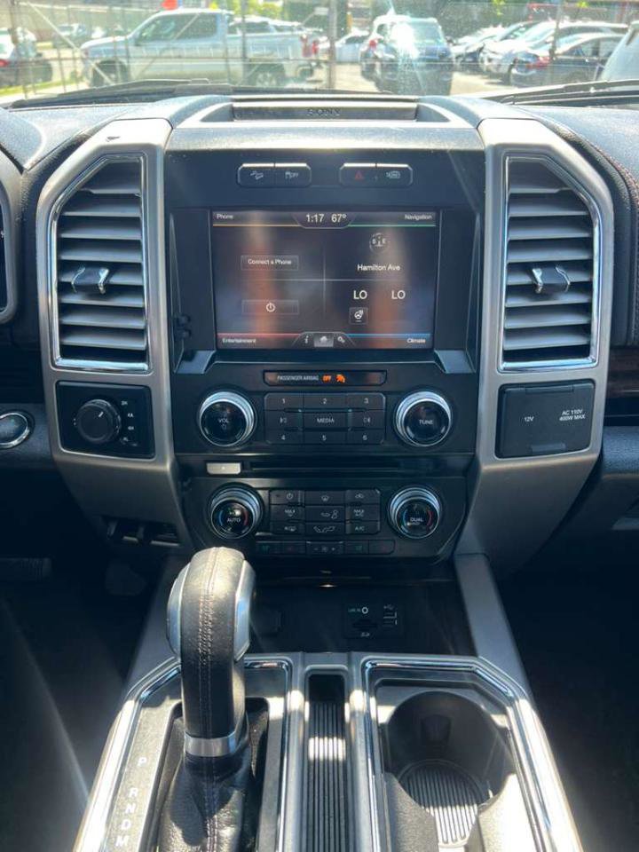 Used 2015 Ford F150 Platinum w/ Equipment Group 701A Luxury AWD/4WD image 17