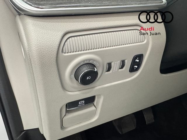Used 2022 Jeep Wagoneer Series III w/ Premium Group I RWD image 32