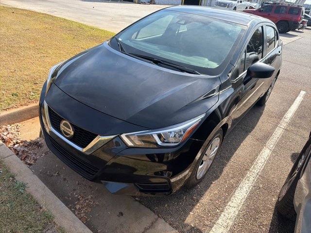Used 2022 Nissan Versa S image 2