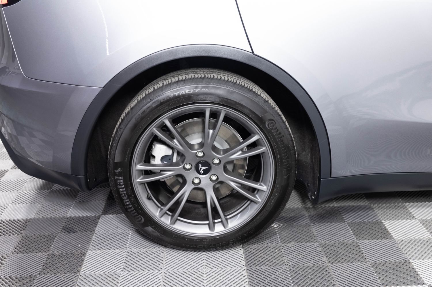 Used 2025 Tesla Model Y Long Range image 37