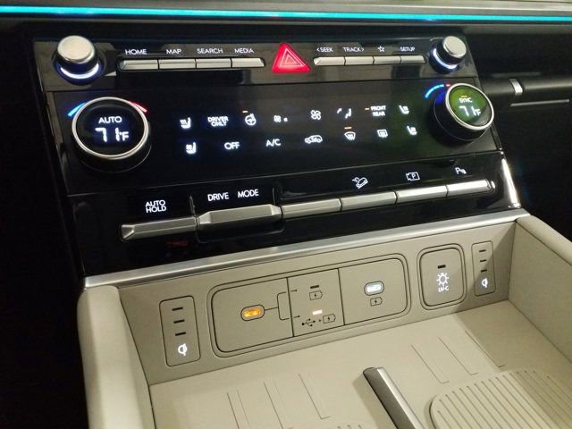 Certified 2025 Hyundai Santa Fe Calligraphy FWD image 7