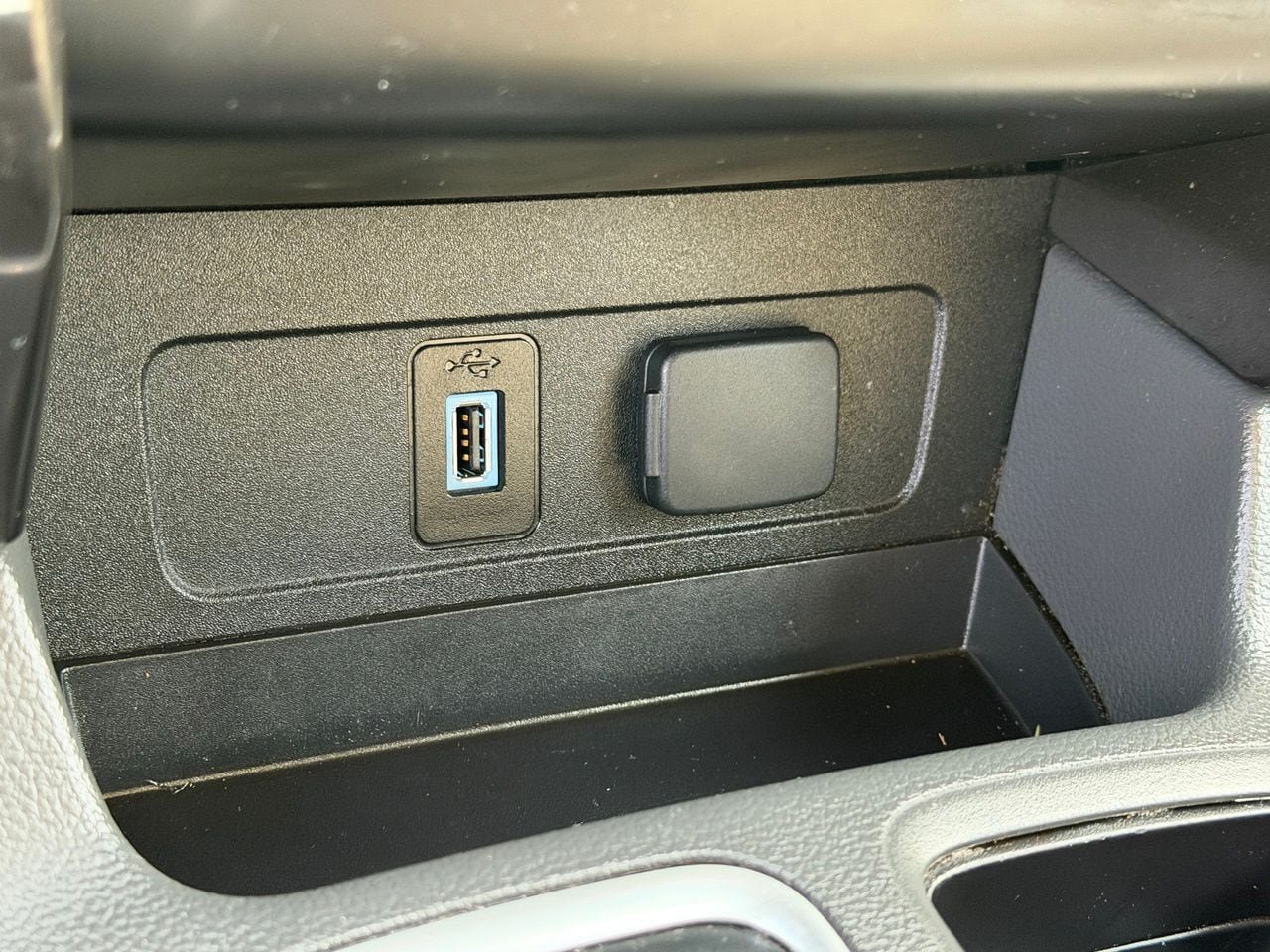 Used 2017 Ford Escape Titanium w/ Equipment Group 301A FWD image 23