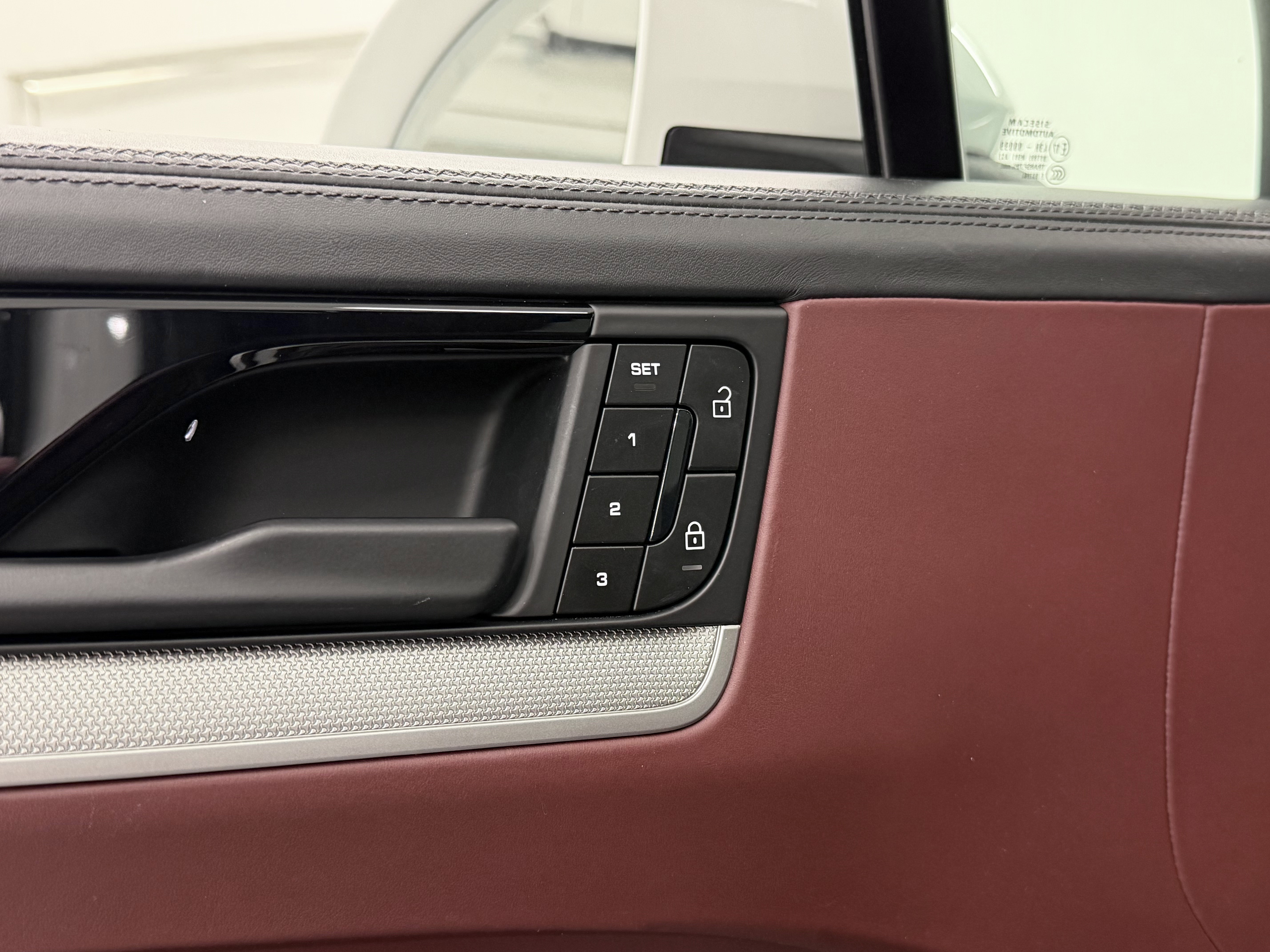 Certified 2024 Porsche Cayenne S image 29