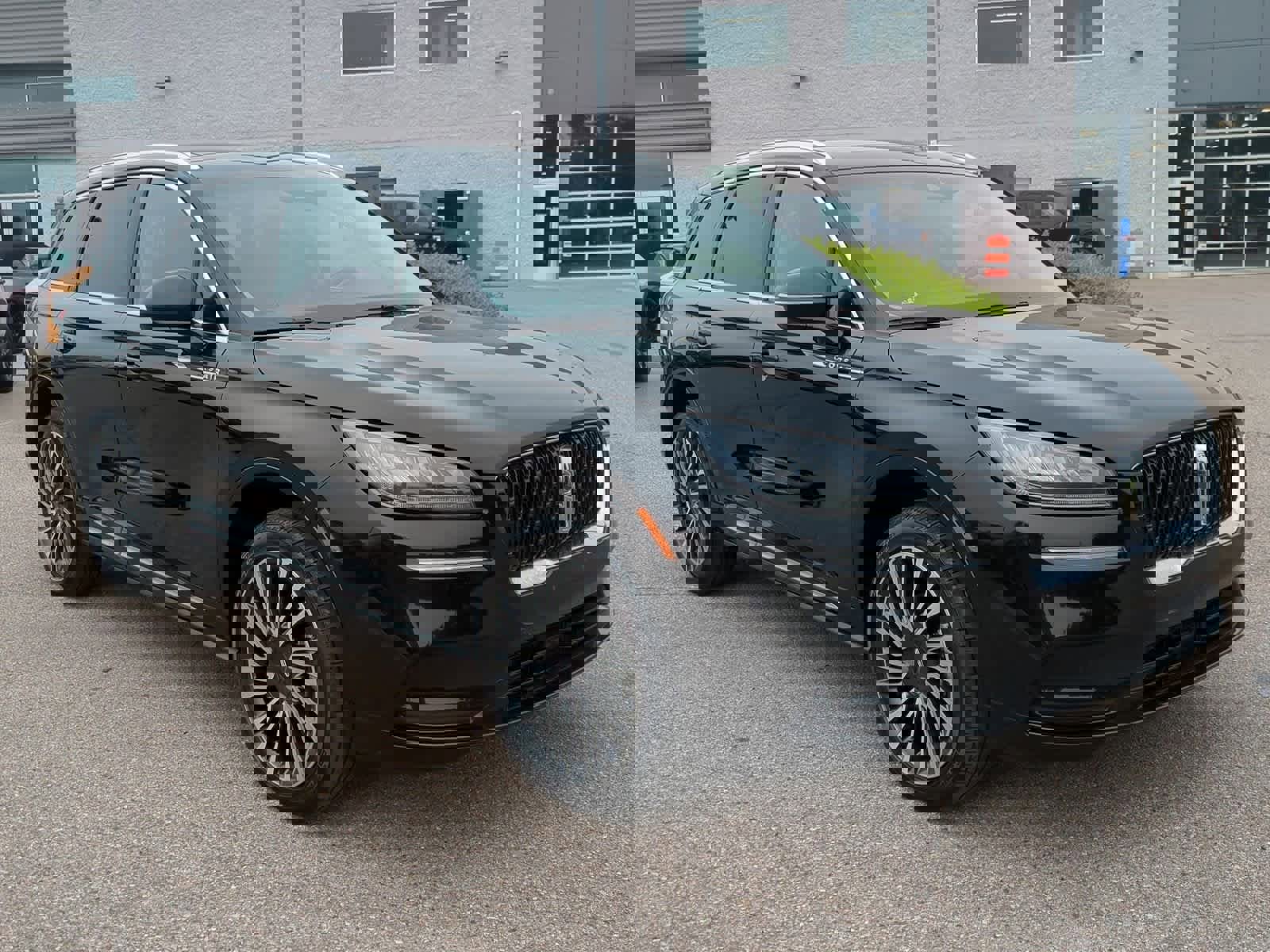 Used 2022 Lincoln Corsair Reserve w/ Sport Package image 2