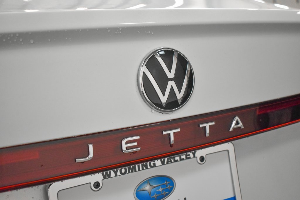 Used 2025 Volkswagen Jetta SE image 10