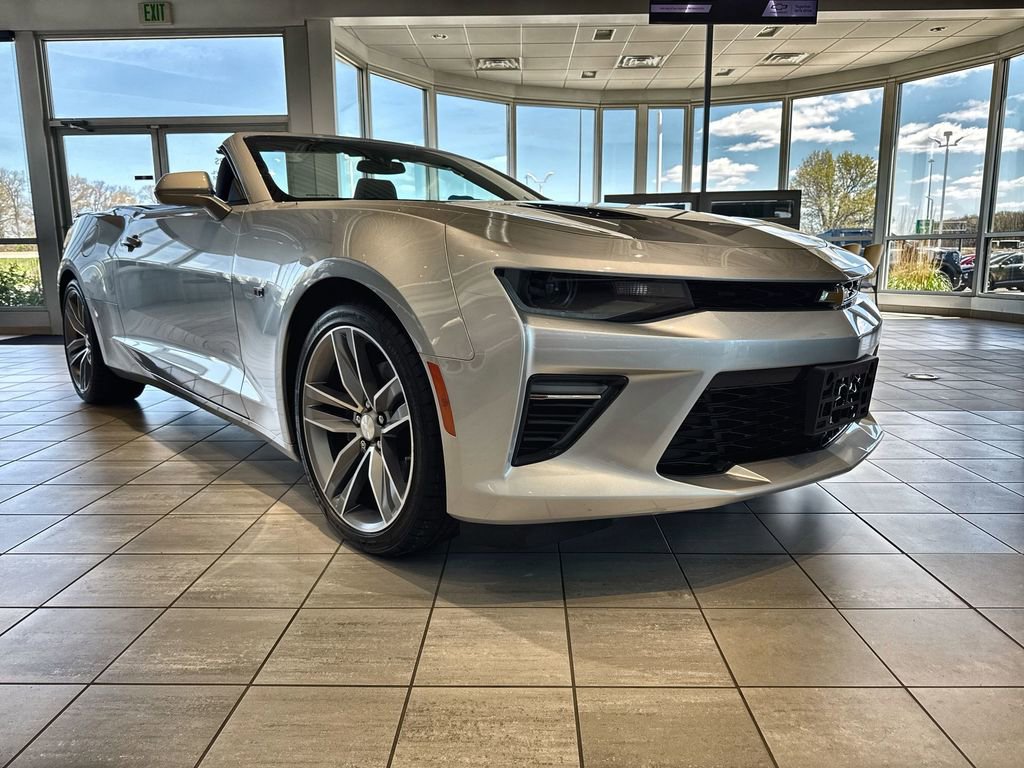 Used 2016 Chevrolet Camaro SS RWD image 2