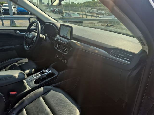 Used 2022 Ford Escape Titanium image 28