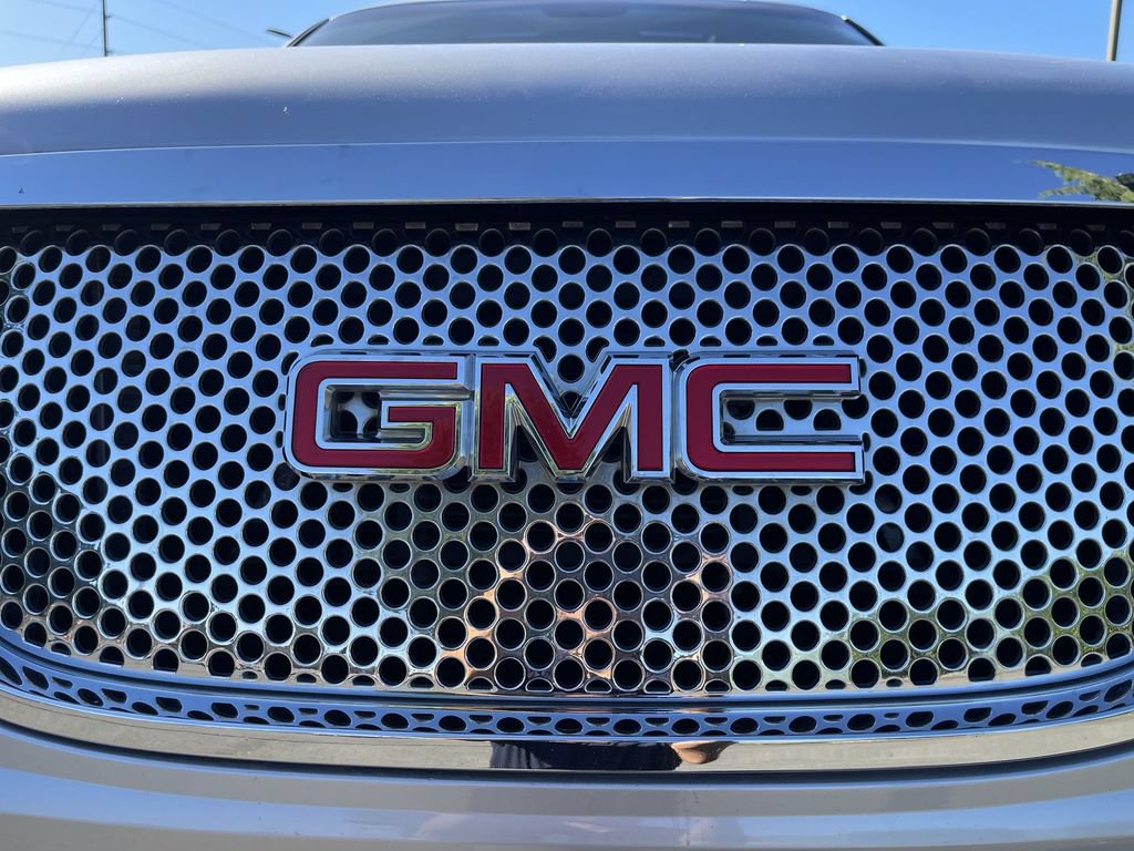 Used 2014 GMC Yukon XL Denali AWD/4WD image 29