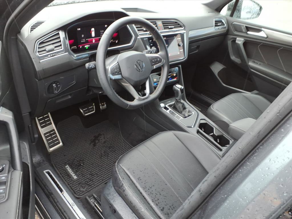Used 2023 Volkswagen Tiguan SE R-Line image 14