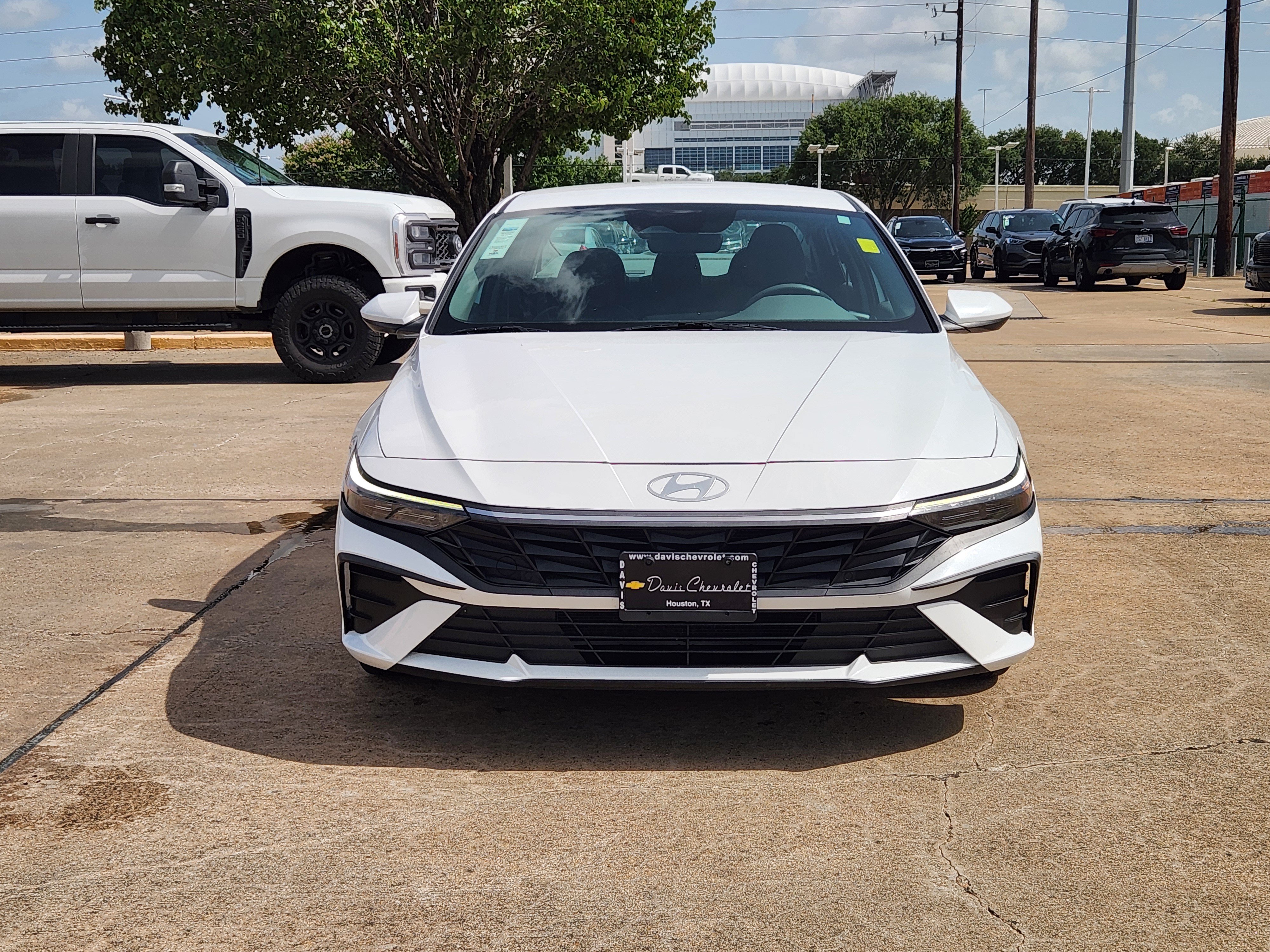 Used 2024 Hyundai Elantra SEL FWD image 3