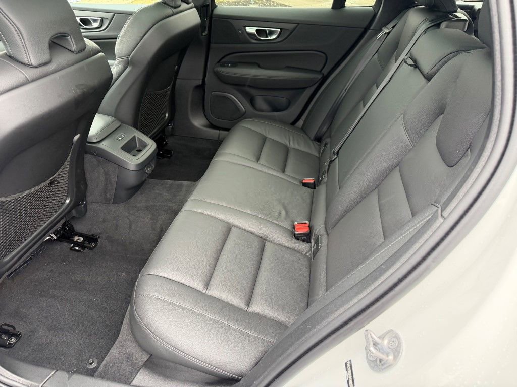 Certified 2025 Volvo V60 B5 Cross Country Plus image 19