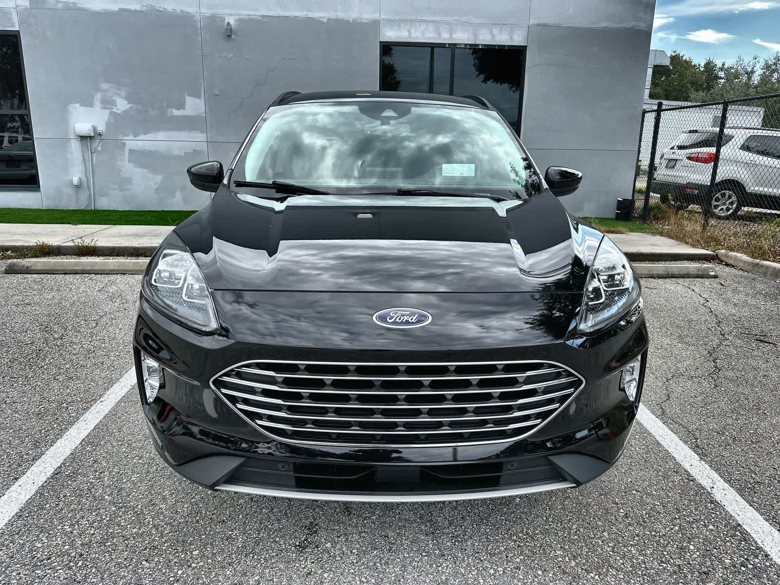 Used 2022 Ford Escape Titanium w/ Titanium Elite Package AWD/4WD image 12