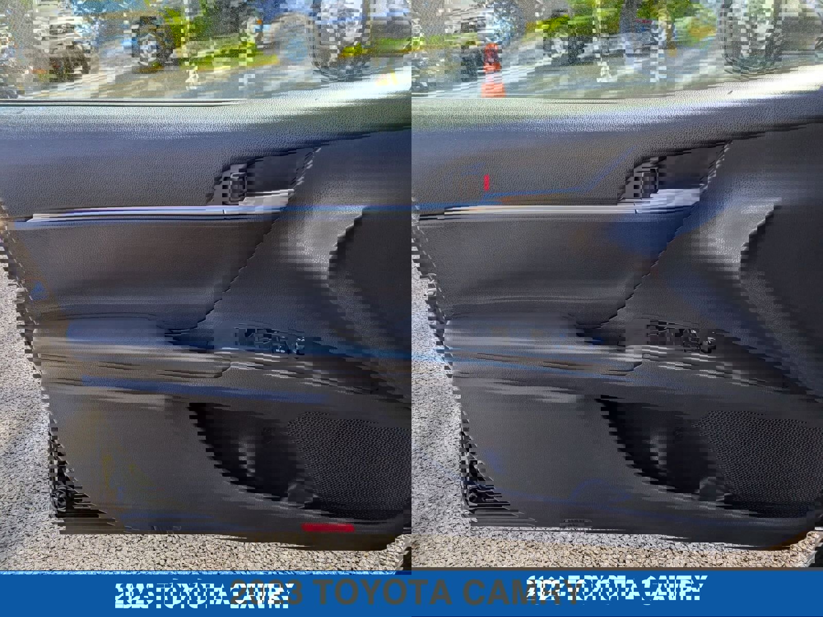 Used 2023 Toyota Camry SE image 12