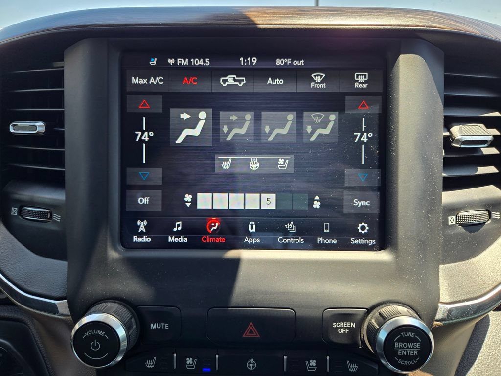 Used 2020 RAM 1500 Laramie AWD/4WD image 22