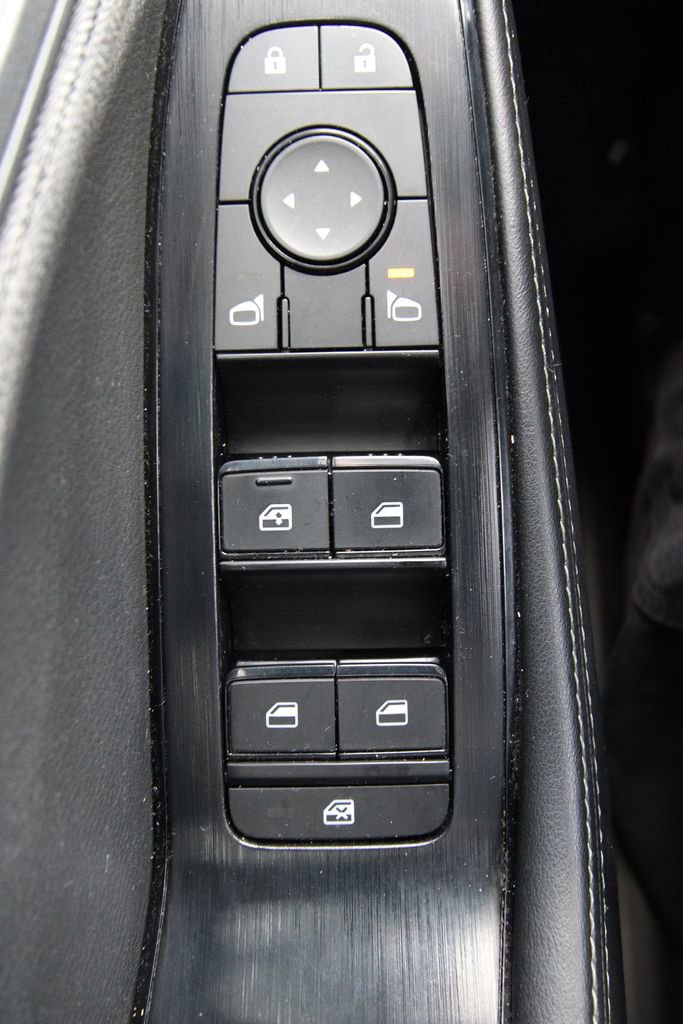 Used 2022 Nissan Rogue S image 20