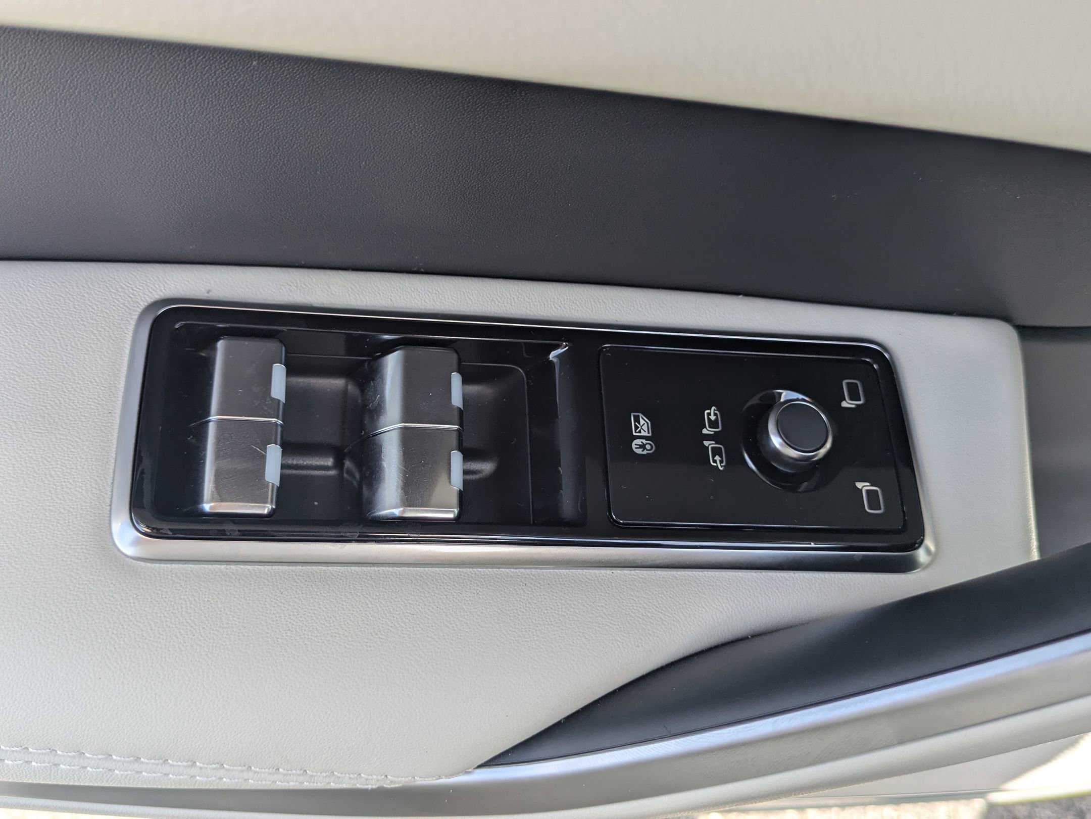 New 2026 Jaguar F-PACE R-Dynamic S image 22