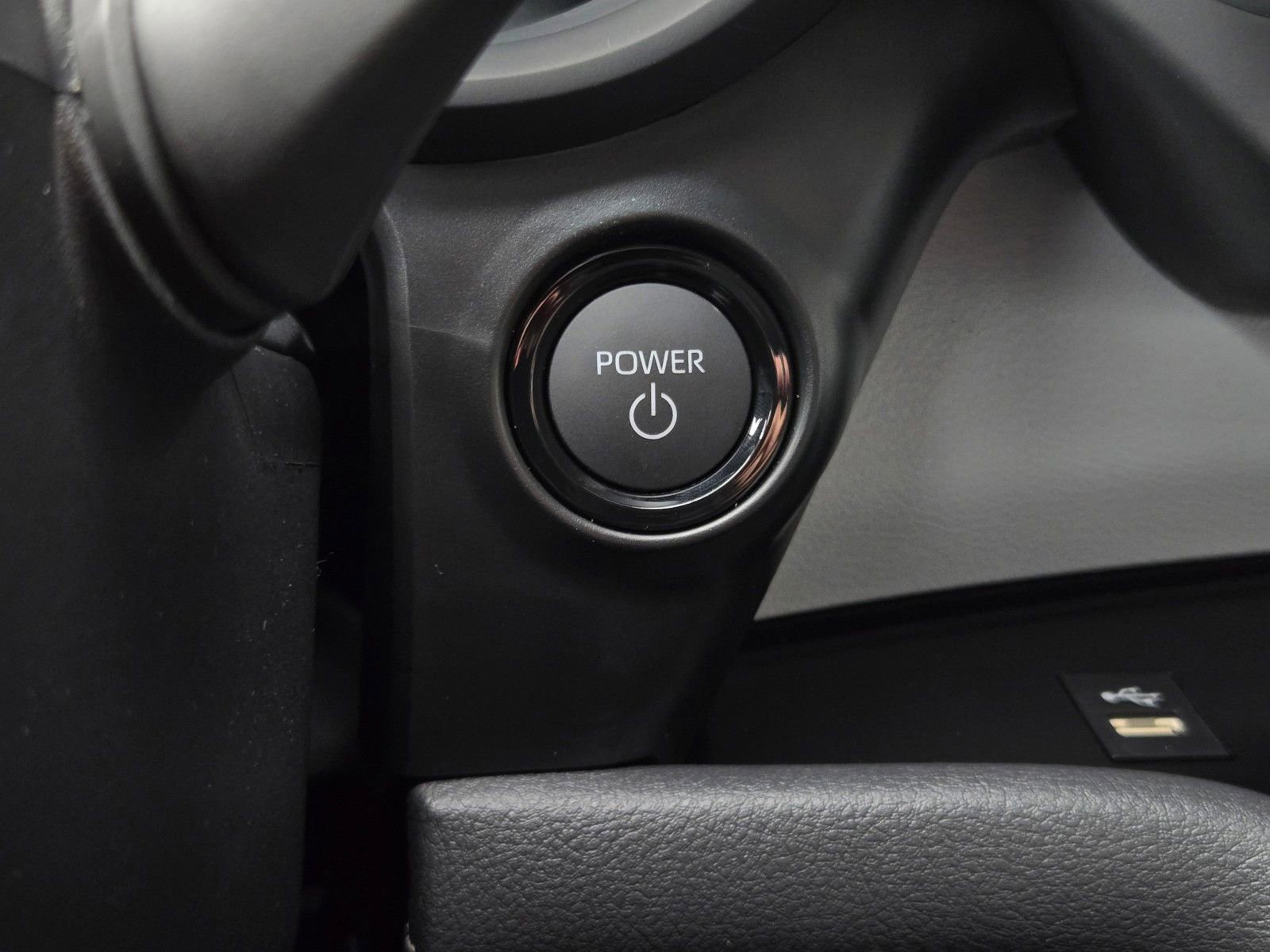 Used 2026 Toyota Sienna XLE image 18