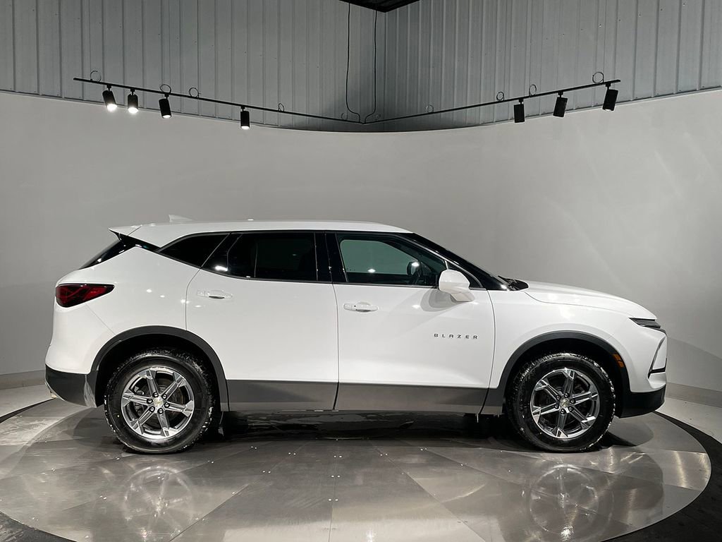 Used 2025 Chevrolet Blazer LT image 10