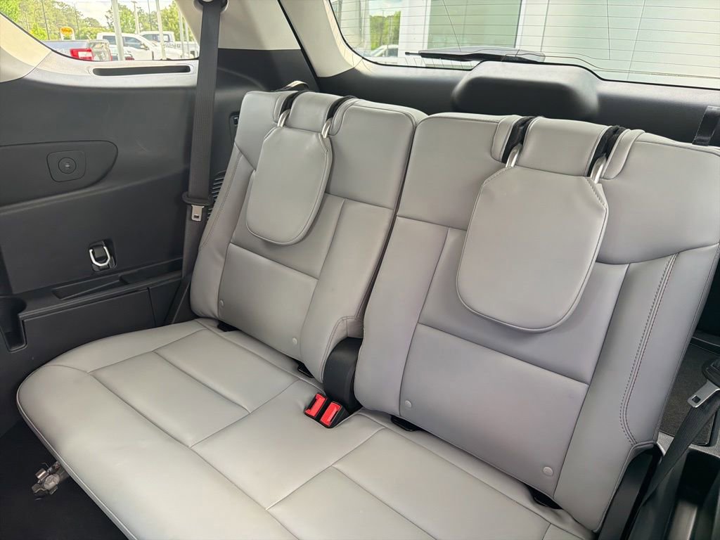 Used 2025 Ford Explorer Active w/ Active Comfort Package RWD image 19