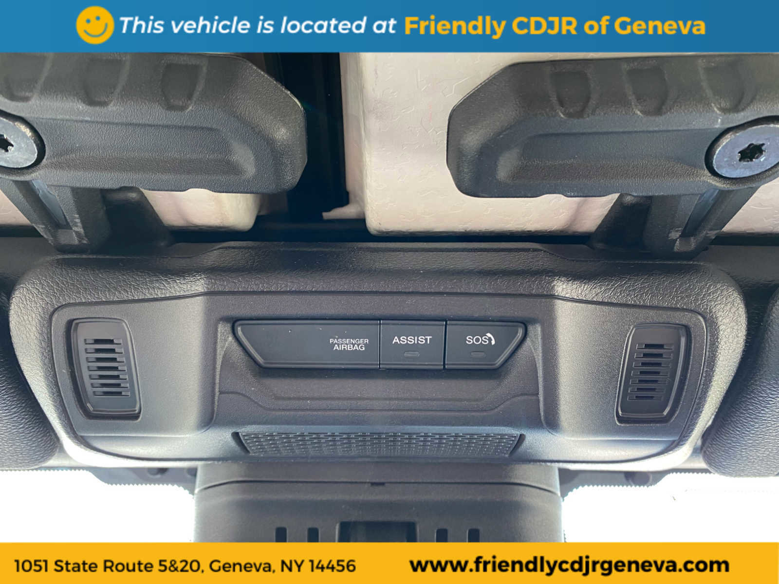 Used 2025 Jeep Wrangler Sahara image 19