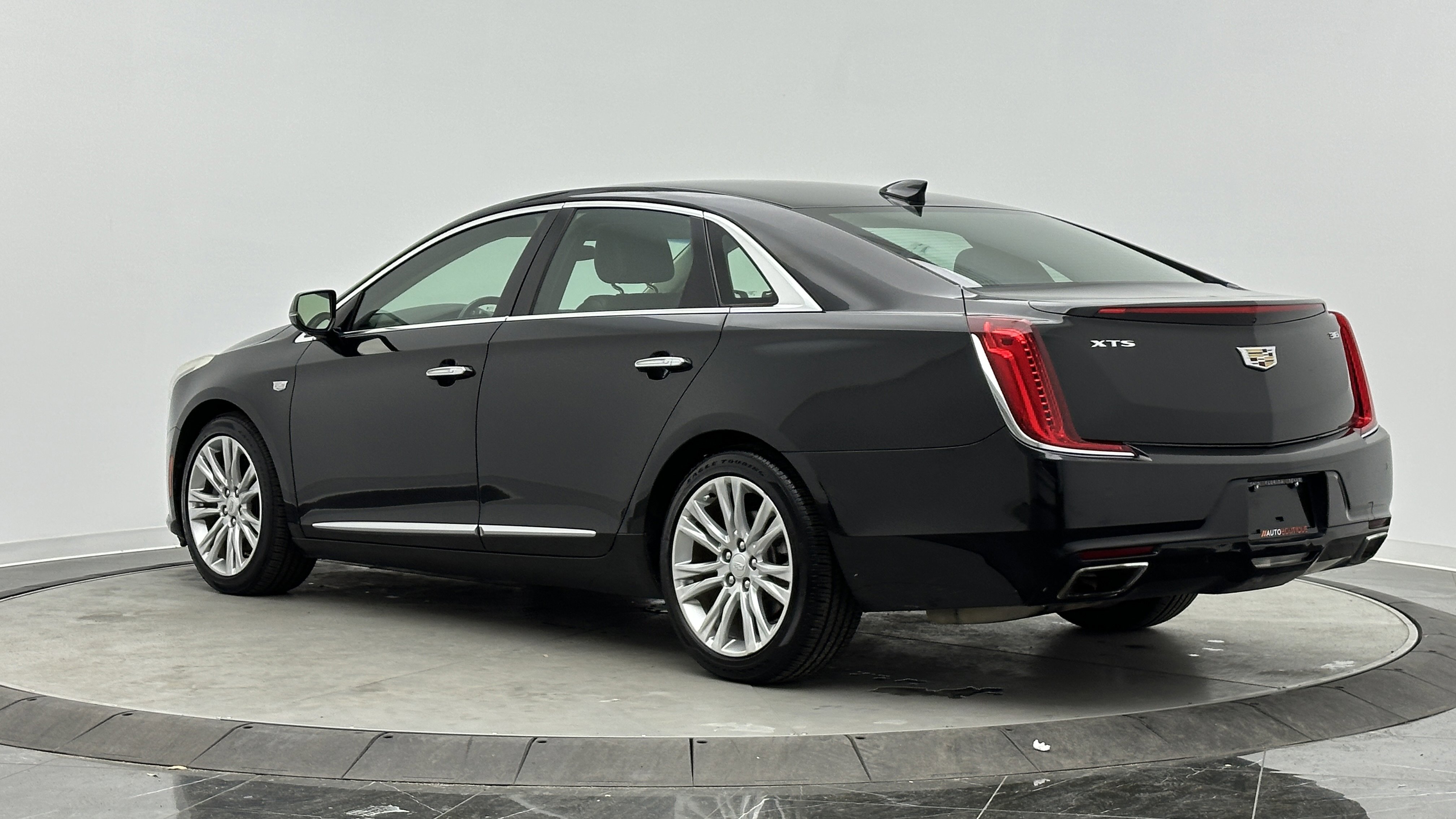 Used 2019 Cadillac XTS Luxury image 5