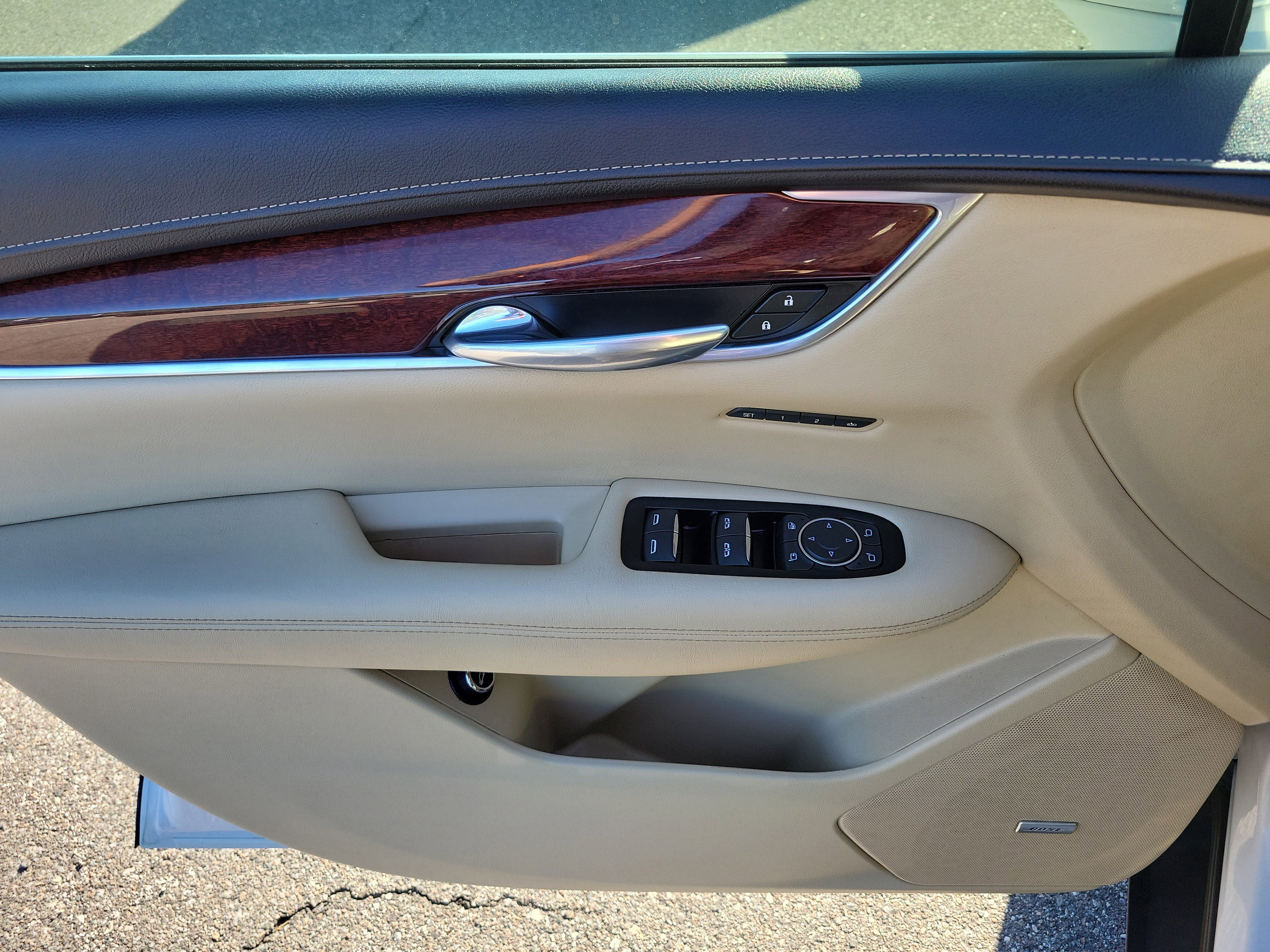 Used 2018 Cadillac XT5 Luxury w/ Driver Awareness Package FWD image 21