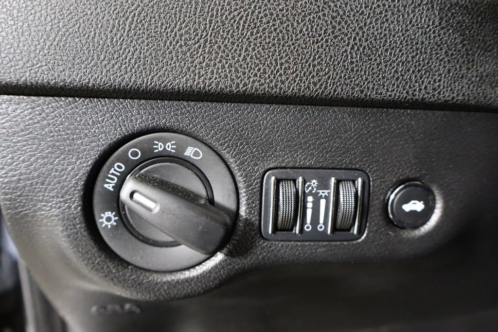 Used 2023 Dodge Charger SXT RWD image 22