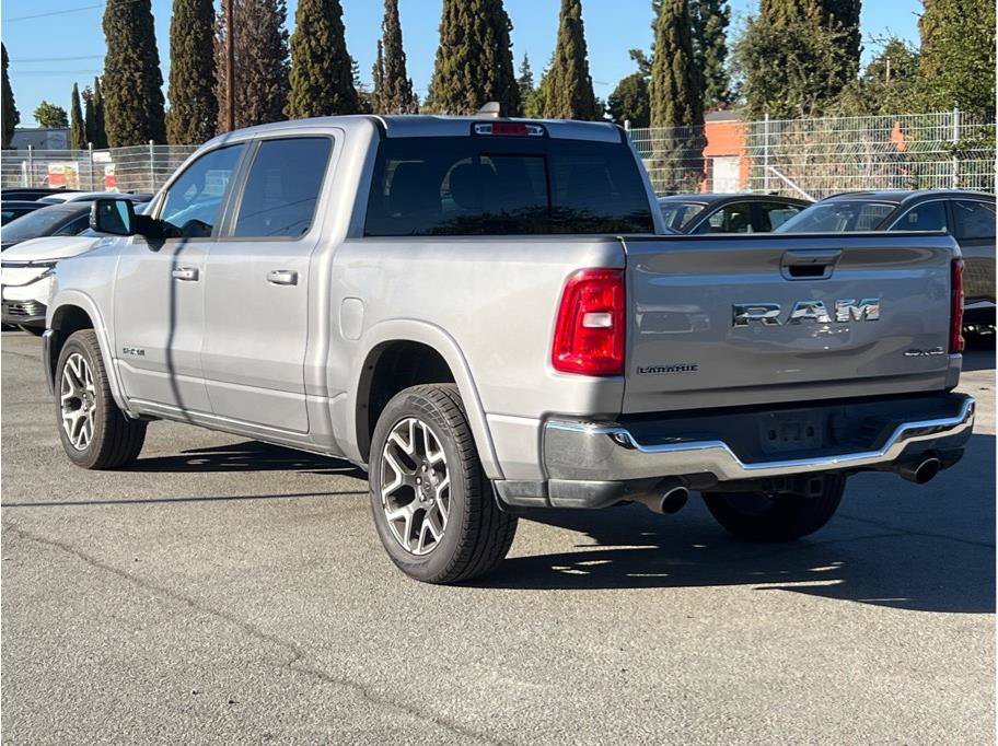 Used 2025 RAM 1500 Laramie AWD/4WD image 6