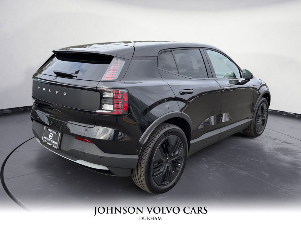 New 2026 Volvo EX30 Cross Country Ultra image 3