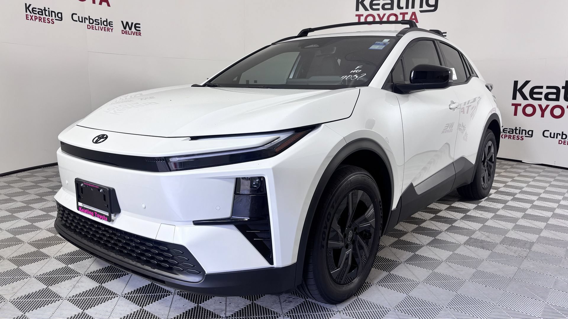 Used 2026 Toyota C-HR AWD/4WD image 7