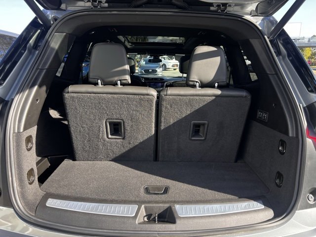 Used 2025 Cadillac XT6 Premium Luxury image 24