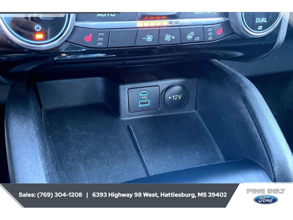 Used 2022 Ford Escape Titanium AWD/4WD image 24